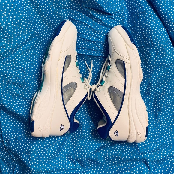 2pairs Easy Spirit Walking Shoes - Picture 4 of 12